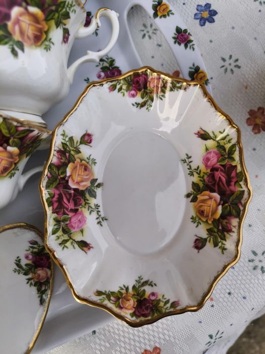 Serviciu de cafea, din portelan Royal Albert- Bone China