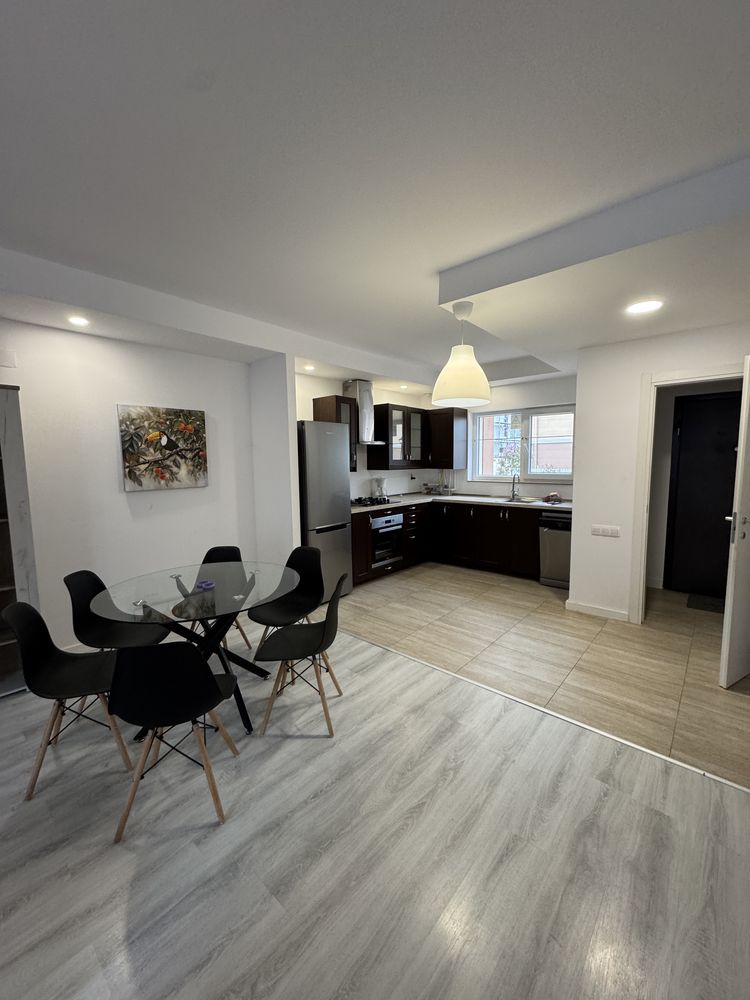 Vila Spatioasa Medie 3 camere Cosmopolis