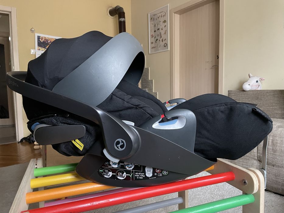 Кош за кола Cybex Cloud Z I-Size + подложка за новородено