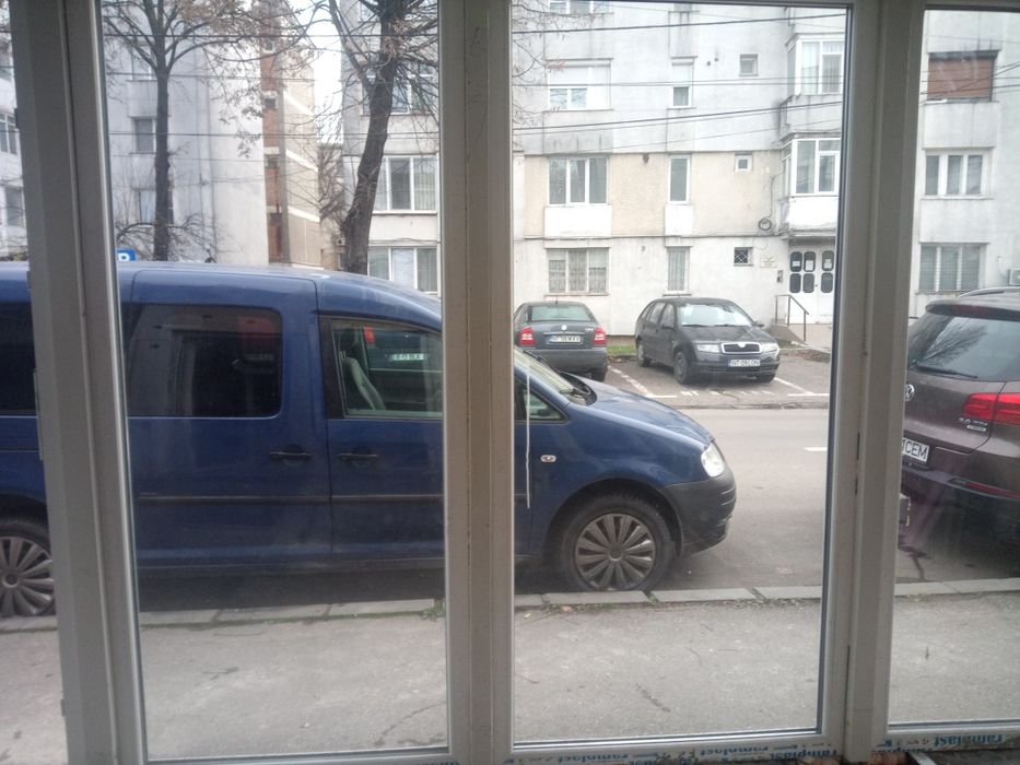 Închiriere spațiu comercial