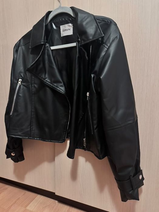 Черно кожено яке