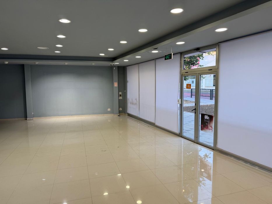 Inchiriez spatiu comercial, pozitie excelenta, vad pietonal