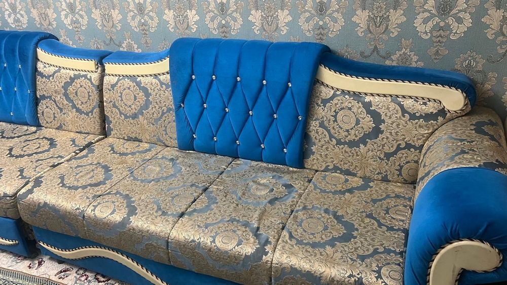 Диван "Шах" в отличном состоянии.