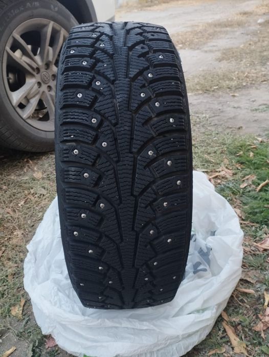 Продам комплект зимней резины Ikon tyres (Nokian)
