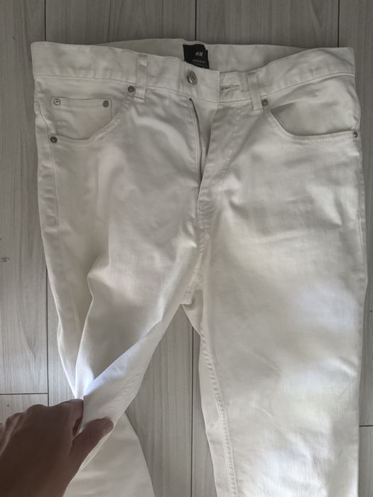 Blugi albi h&m vara