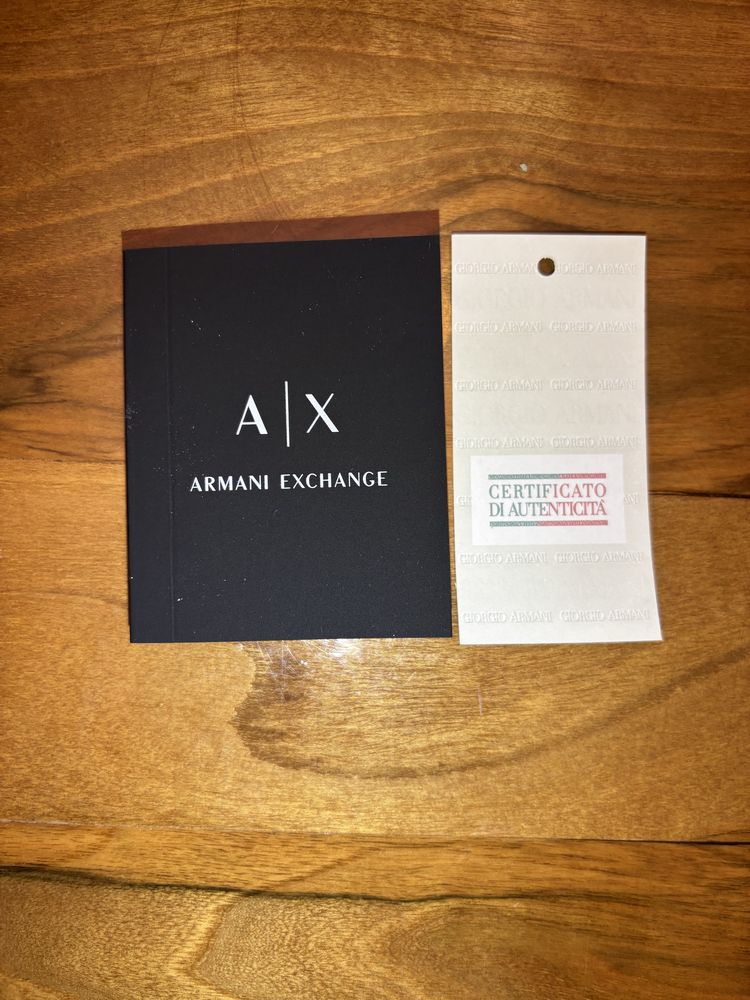 Бързо! Часовник Armani.