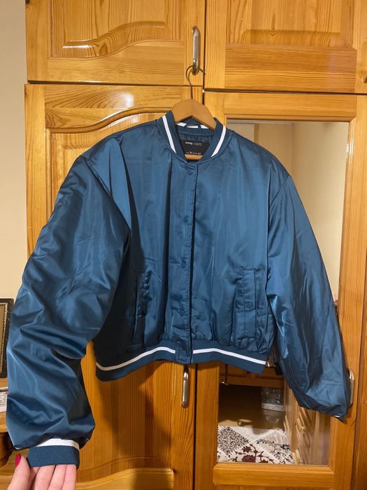 Бомбър яке (като ново)