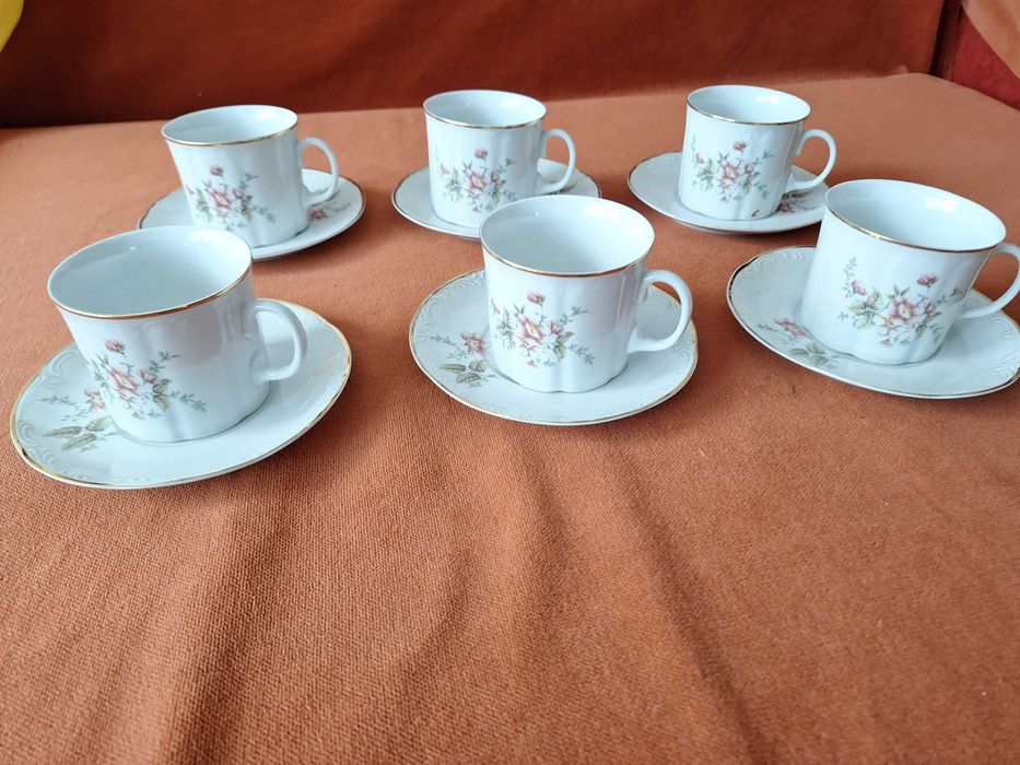 Serviciu pentru servit cafea din portelan, vechi, model deosebit