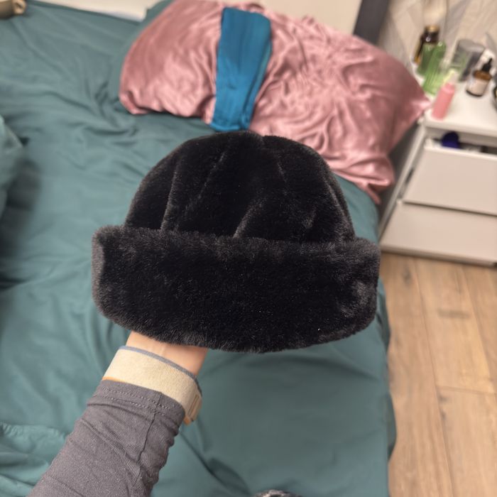 Шапка бинни пушистая