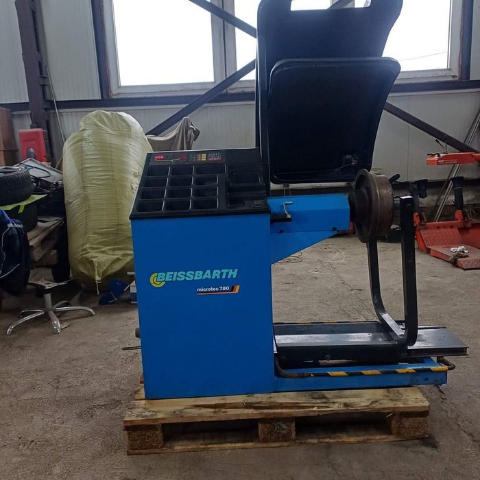 Гумодемонтажна и Баланс машина за товарни автомобили Beissbarth Microt