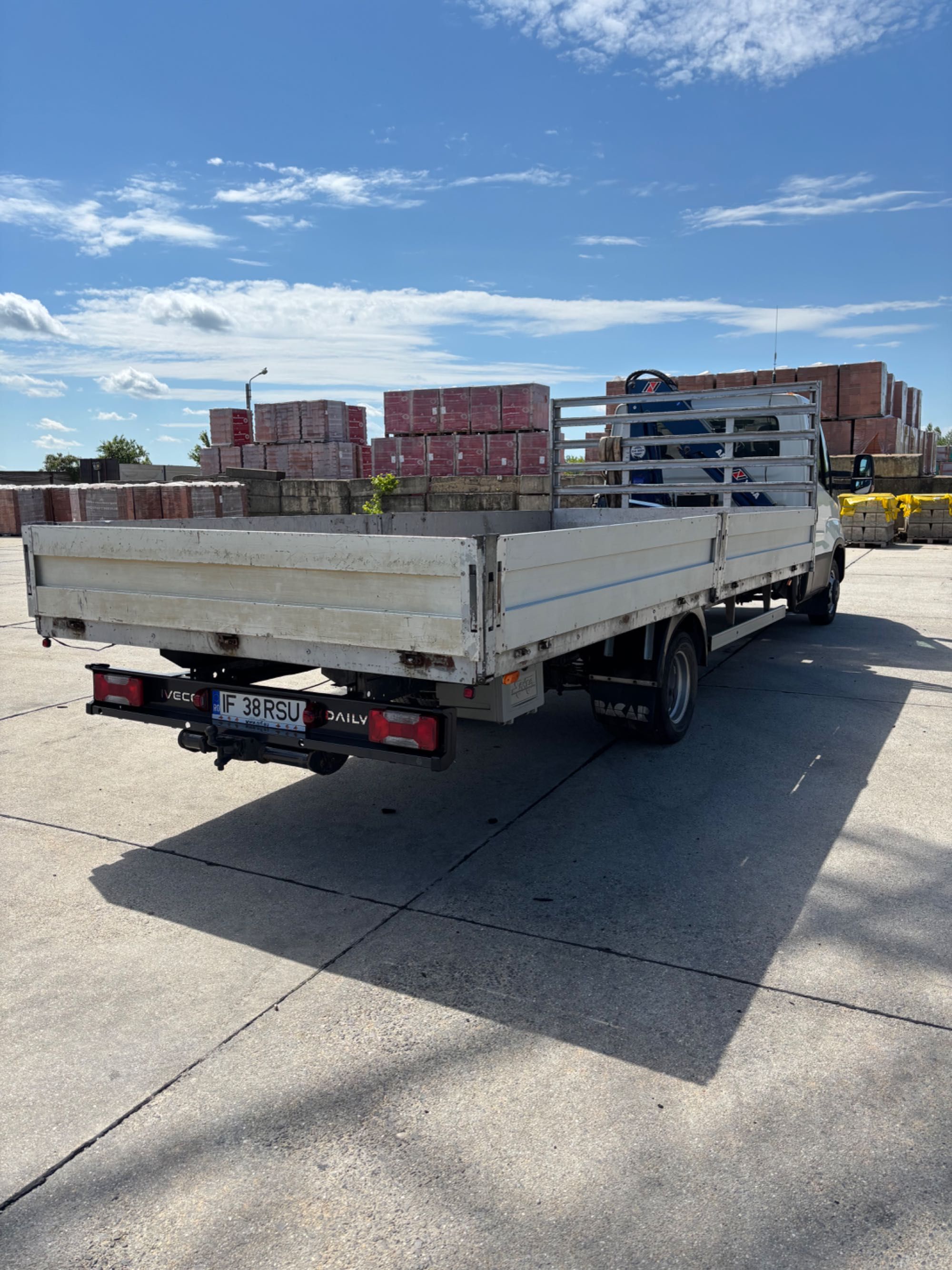 Vand iveco daily cu macara