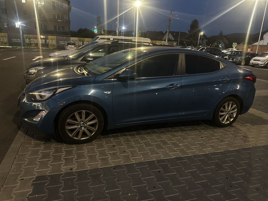 Hyundai Elantra (august 2015)