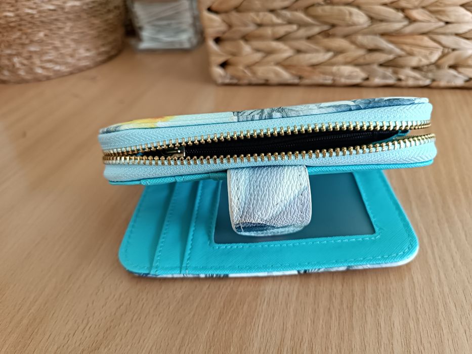 Дамско портмоне, запазено