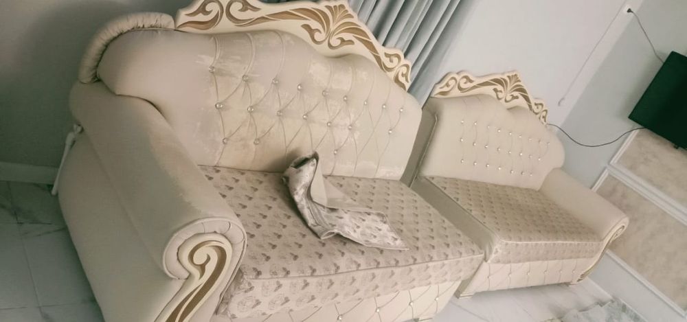 Продам диван 4 метра