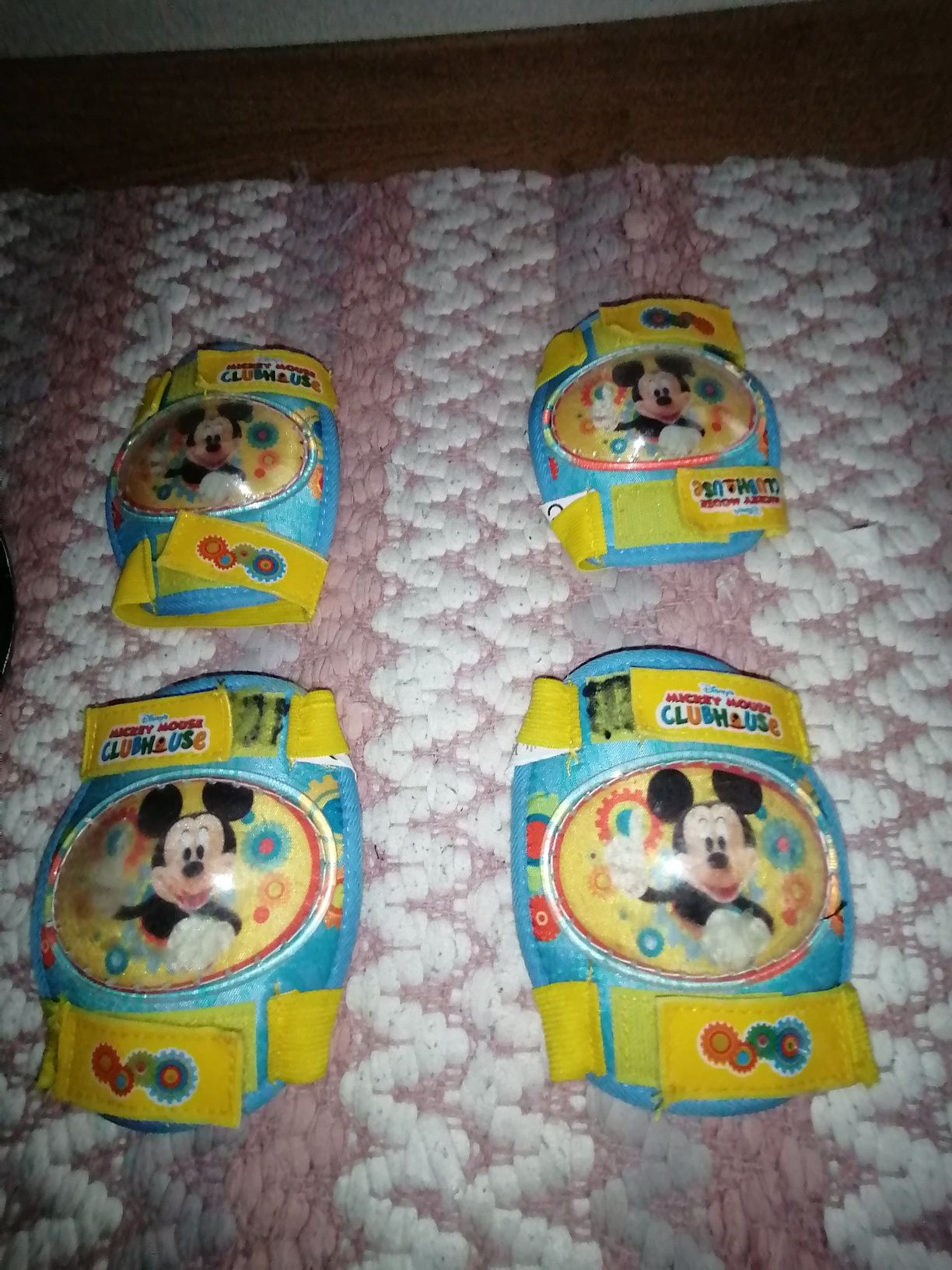Set casca, genunchiere și cotiere Mickey Mouse
