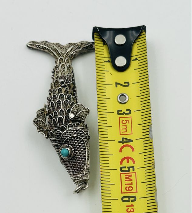 Филигранен сребърна висулка риба с полускъпоценни  тюркоаз на очите