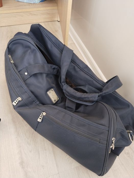 Продам сумку среднего размера