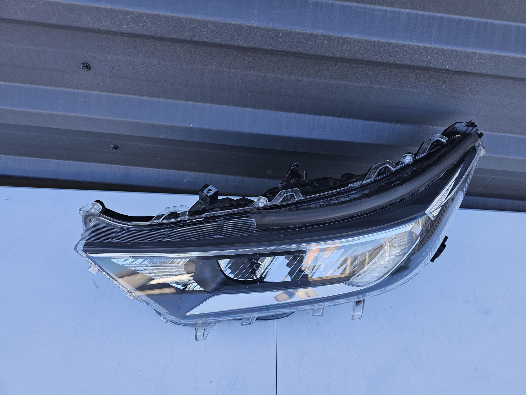 Far stanga Full Led Toyota Rav4