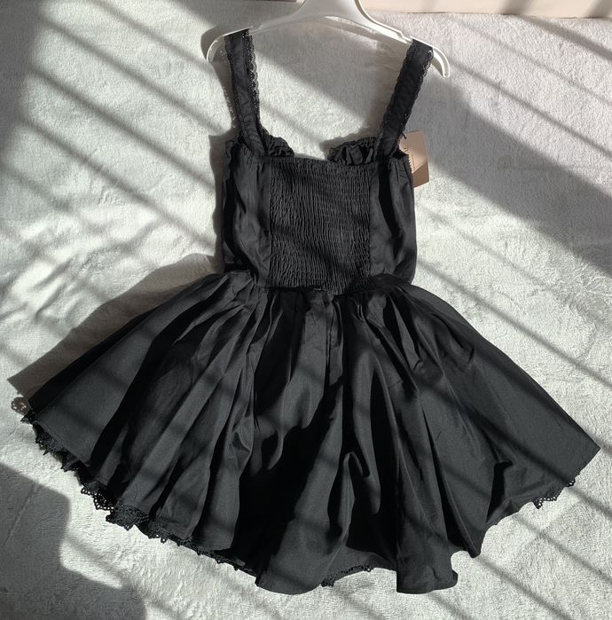 Стилна черна рокля