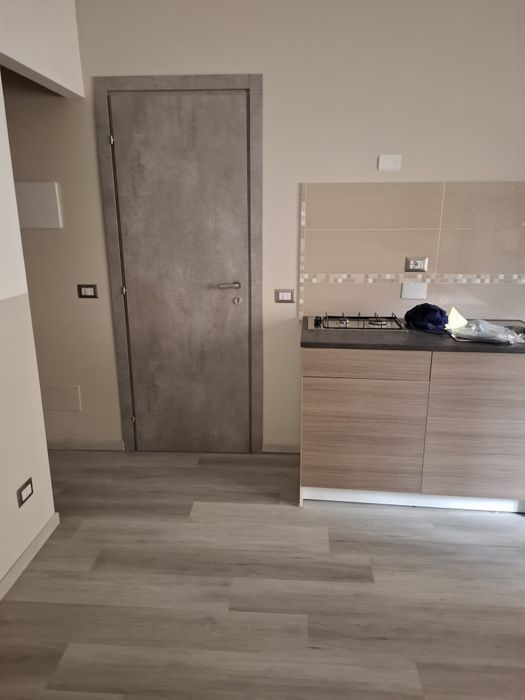 Montator Uși de interior Laminat Spc