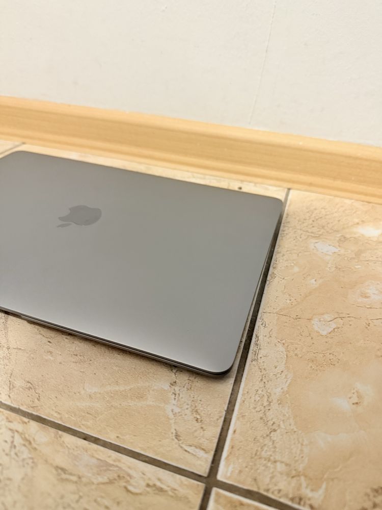 MacBook Air M1 A2337