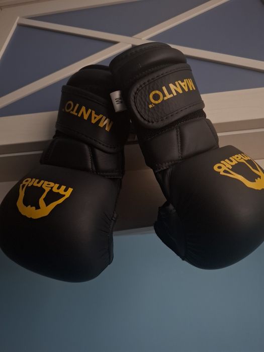 Перчатки MANTO, MMA