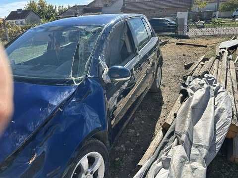 Голф 5 1.9 105кс за Части