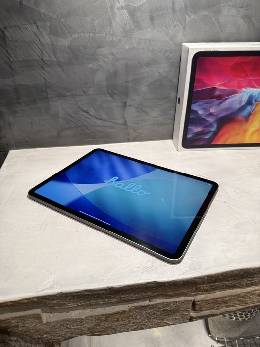 КАТО ЧИСТО НОВ Ipad Pro 11" 256 GB (2 gen)