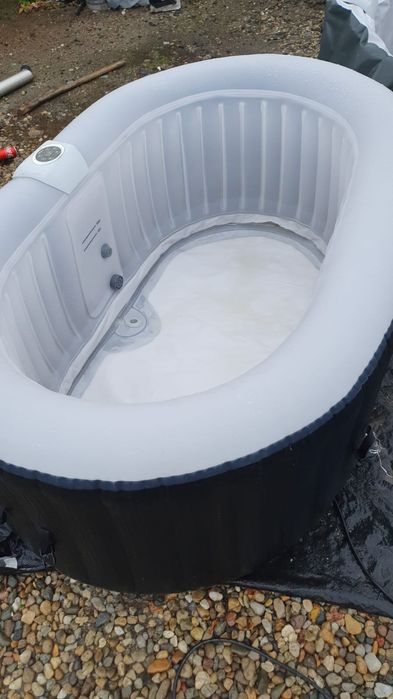 Jacuzzi gomflabil se umfla singur cu bule filtrare si incalzire incalz