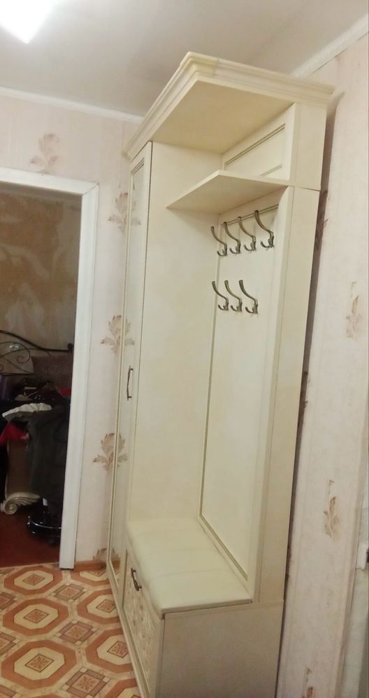 Продам шкаф в прихожую!