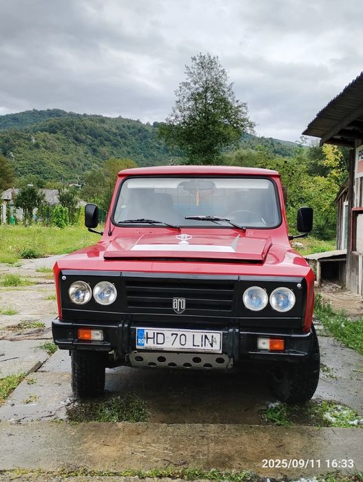 Vând ARO camioneta 320