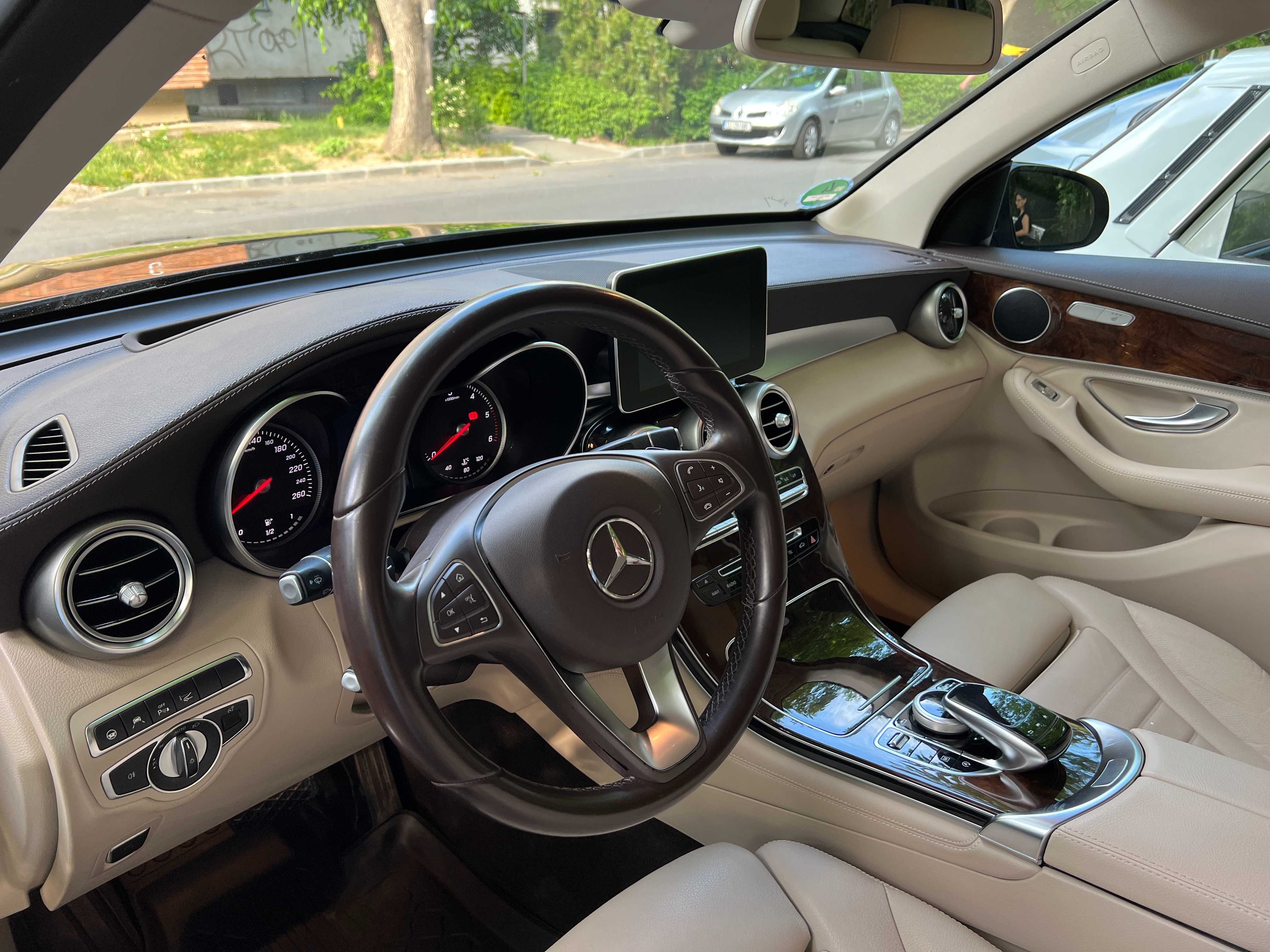 Mercedes Benz GLC 350D, 4 Matic, Pachet Elegance interior si exterior