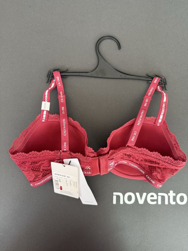 Качествен дантелен сутиен Calvin Klein /70B, 70C, 80B/