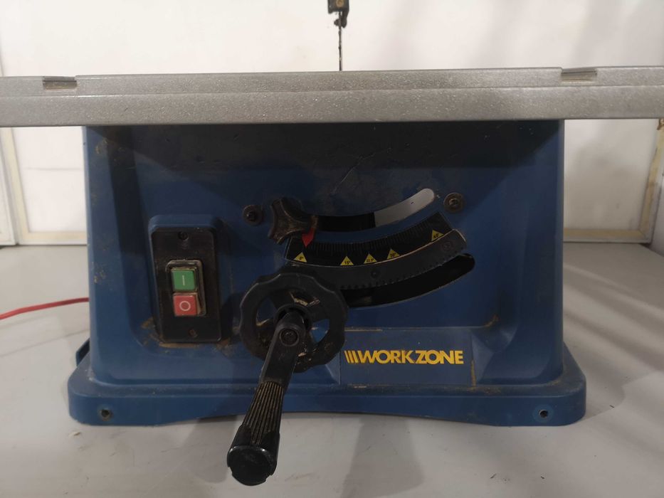 Циркуляр за дърво - WorkZone  2000W