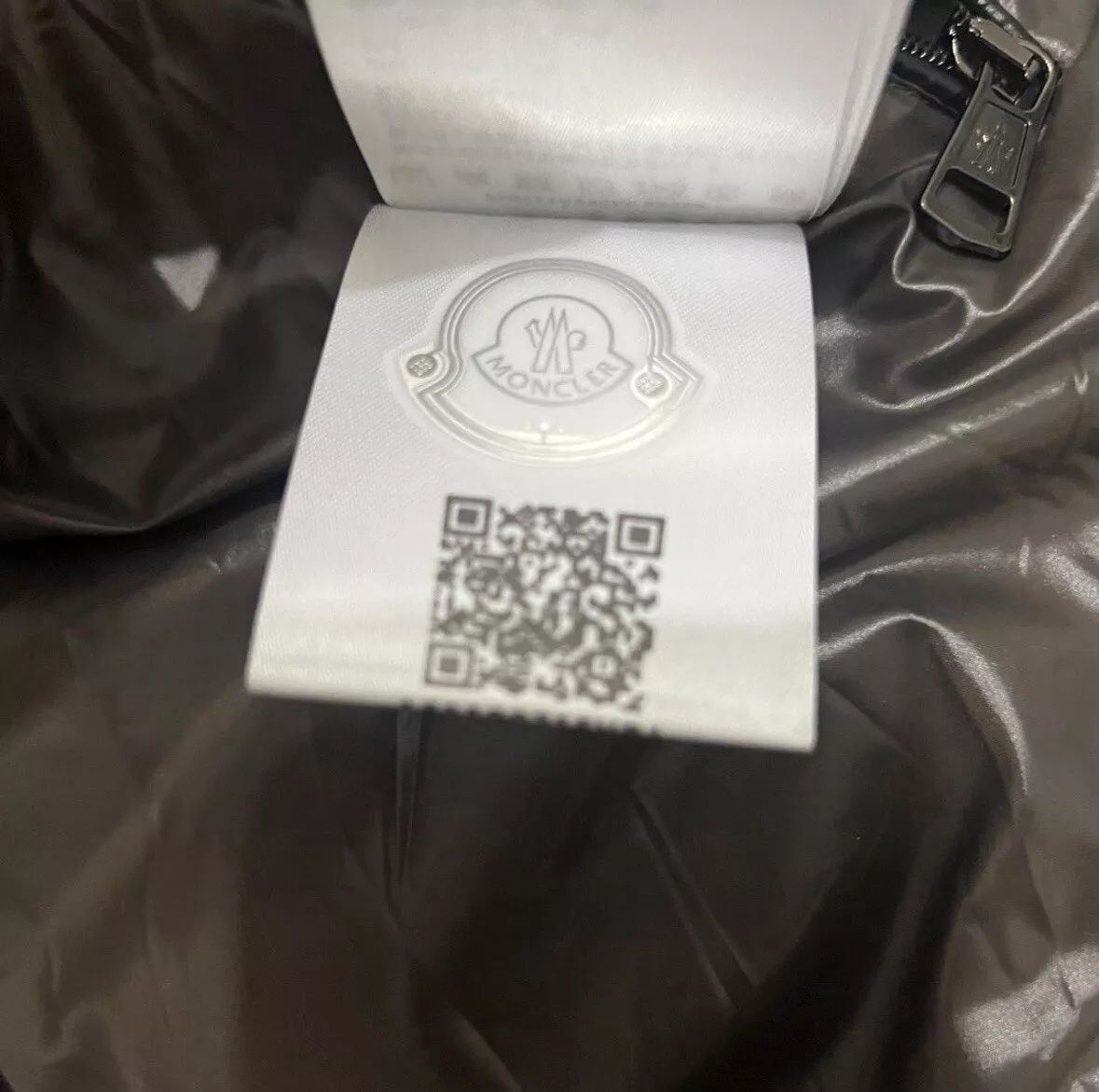 Geaca MoncIer Noua (plata ramburs)