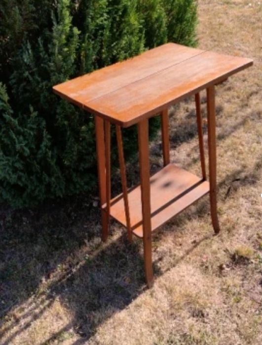 Антикварни масички.