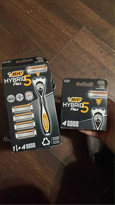 Aparat de ras nou de vanzare cu rezerve