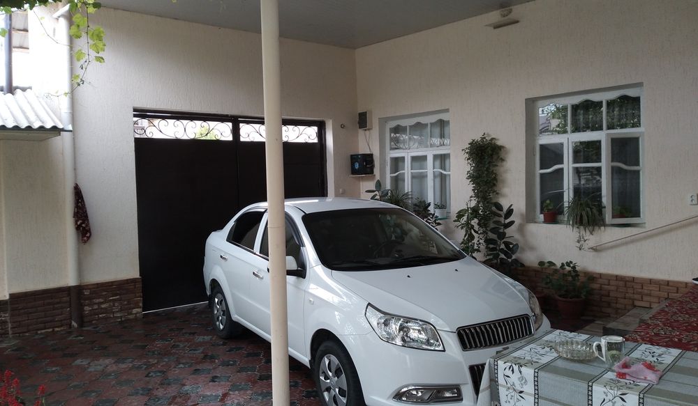 Продается участок .4 сотки 4 ком.Кибрайский район.Набережный.