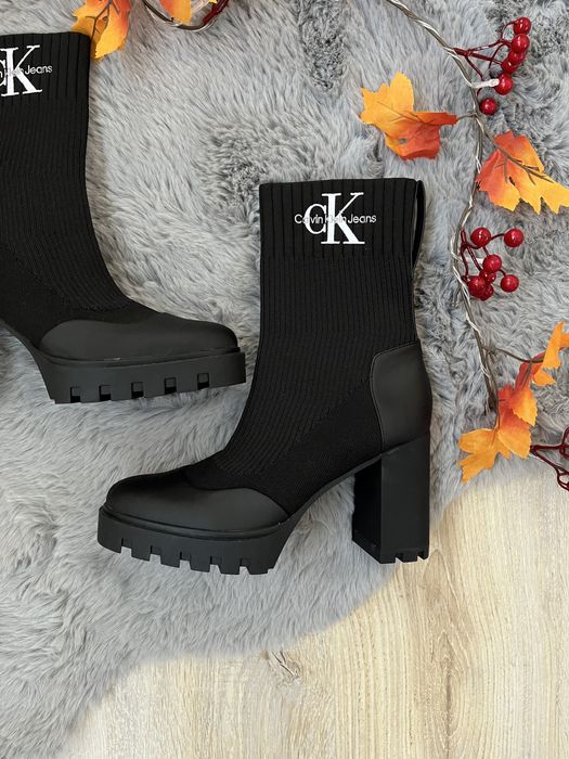 Calvin Klein боти с дебел ток чисто нови