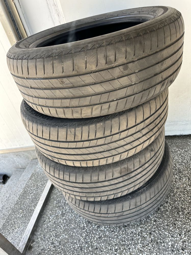 Bridgestone 235/55/19