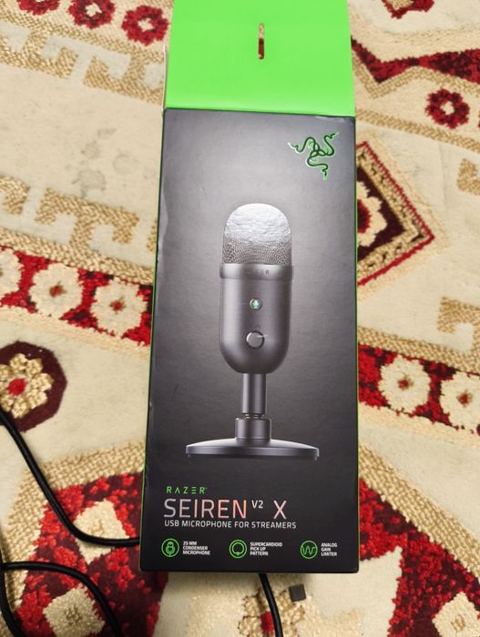 Microfon Razer Seiren V2 X – ca nou, folosit foarte puțin