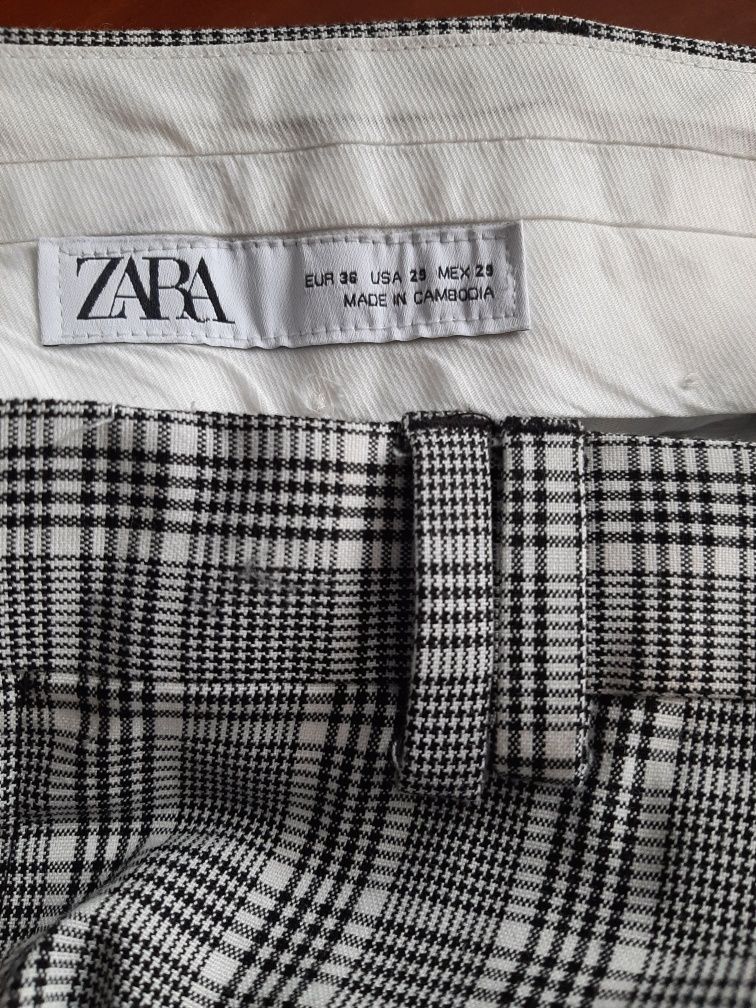 Pantaloni in carouri, Zara