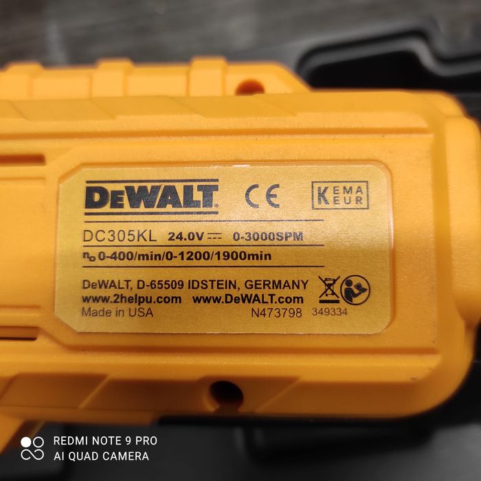 Fierastrau dewalt tip sabie cu 2 acumulatori ,accesorii și cutie de t