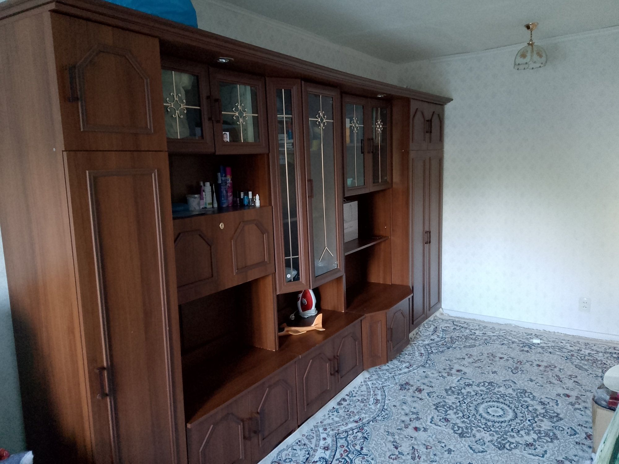 Продам стенку в хорошем состоянии