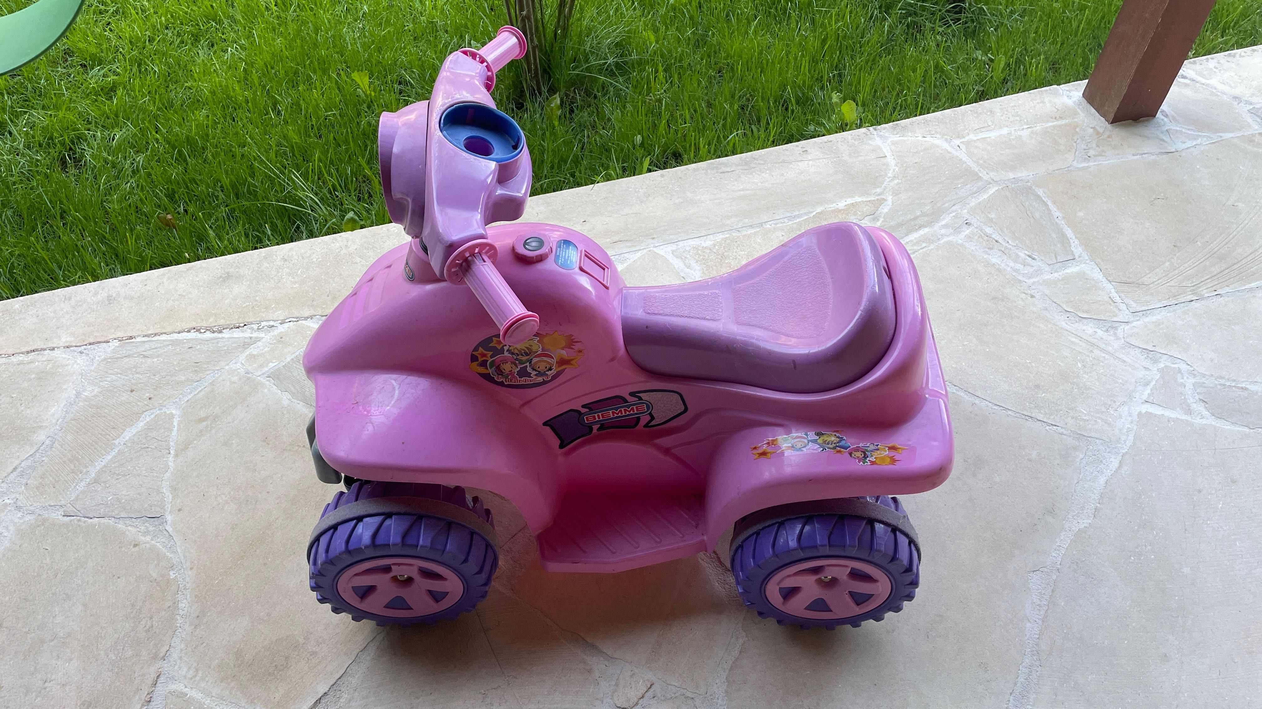 ATV fetite culoarea roz, in stare perfecta, cu livrare in Cluj-Napoca