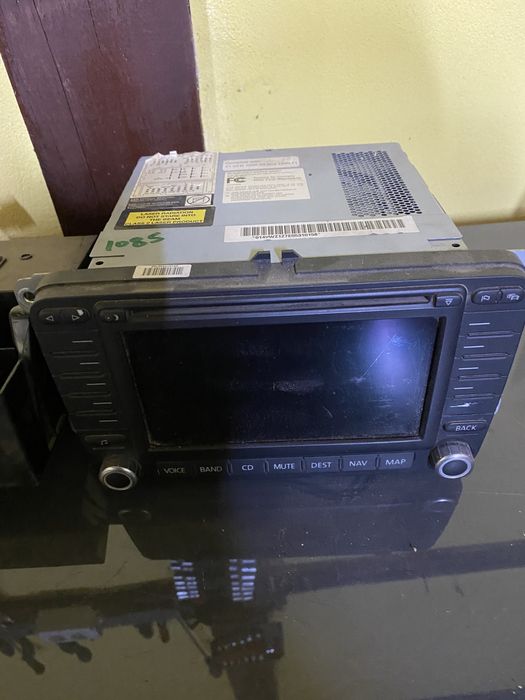 Navigație +Magazie CD VW Passat B6 pret 500 lei