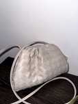 Bottega Veneta pouch crossbody bag чанта в бяло