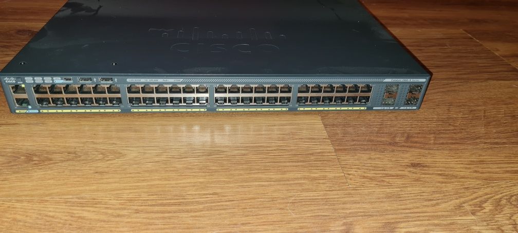 Switch Cisco WS-C2960X-48LPS-L V06