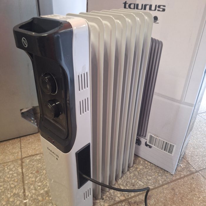 Ел. Радиатори за отопление два размера 1500W и 2500W нови в кашон