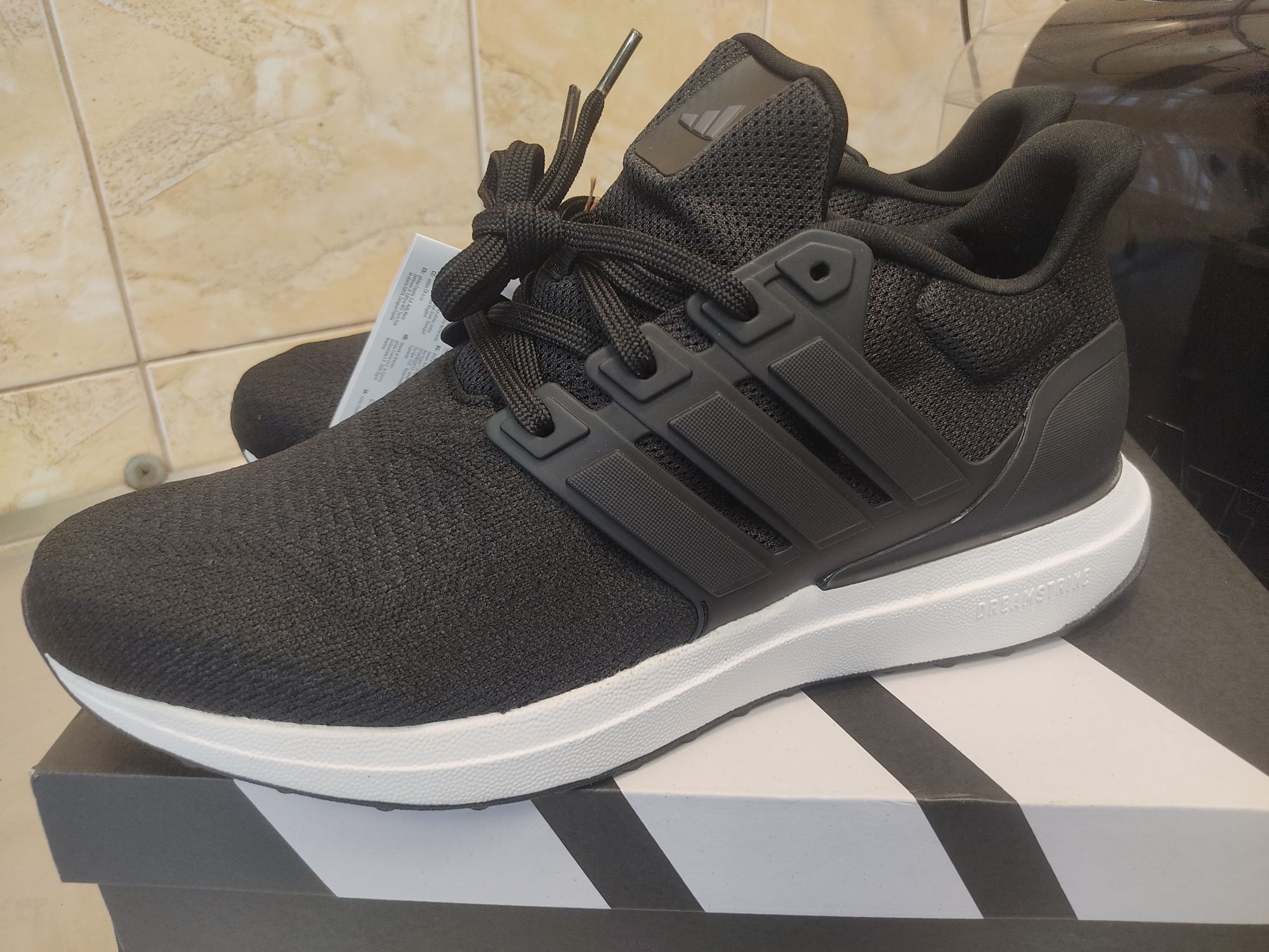 Маратонки Adidas ULTRA DREAM DNA номер UK9 28см
